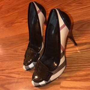 🎀 Burberry Pumps 🎀
